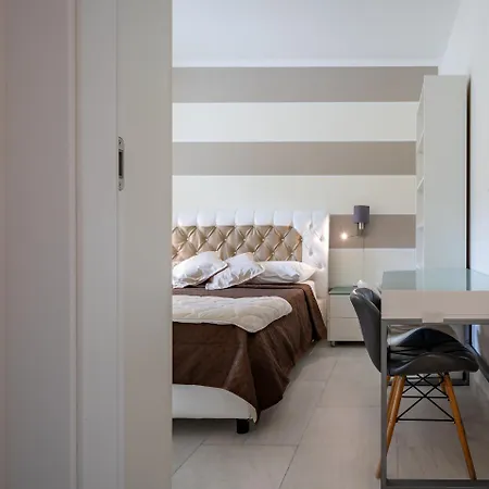 Kalbia Rooms Managed By Holydaisy - Renovated, Functional, Intimate And More-2