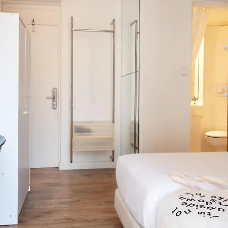 Chic&Basic Tallers Hostal-2