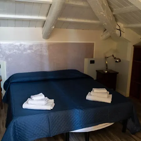 V Nice Rooms-2