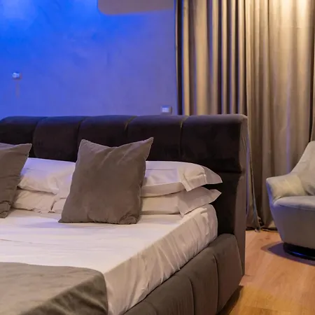 Four Luxury Suite-3