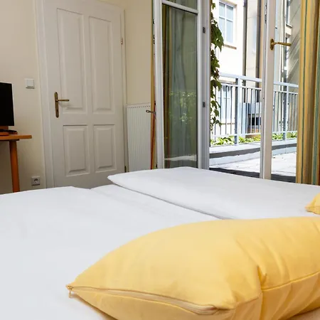 Suite Hotel 900M Zur Oper-2