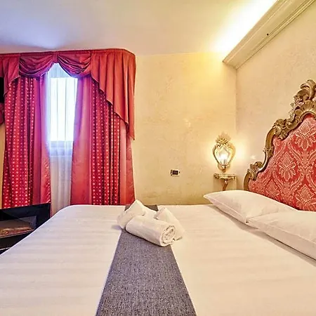 Hotel Vecellio Venice On The Lagoon-3