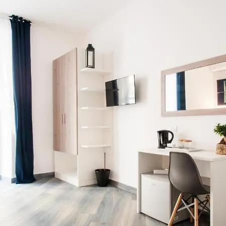 Demi Rooms-3