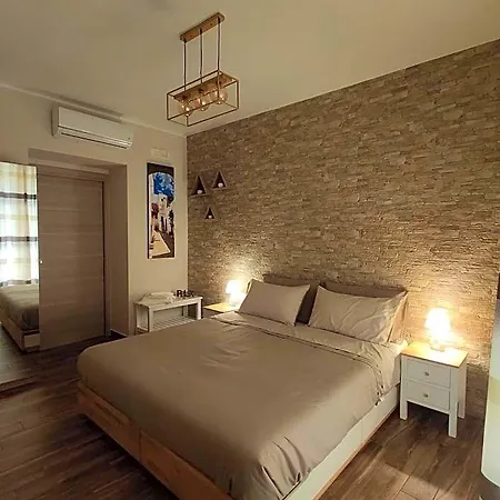 Tizzy Apartment&Rooms-3