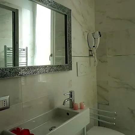 Cameo B&B-2