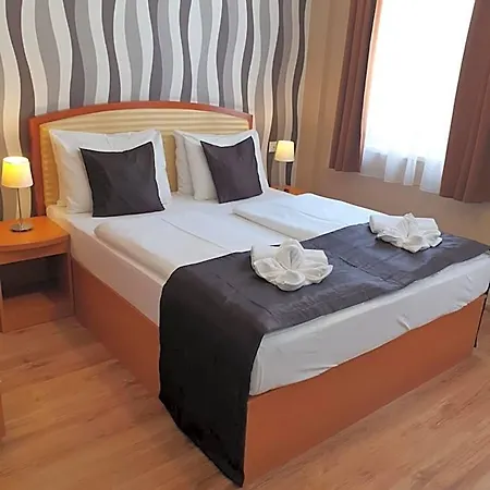Six Inn Hotel Budapest-2