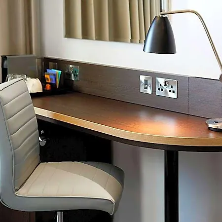 Premier Inn London Victoria-2