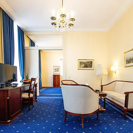 Hotel Ambassador-3