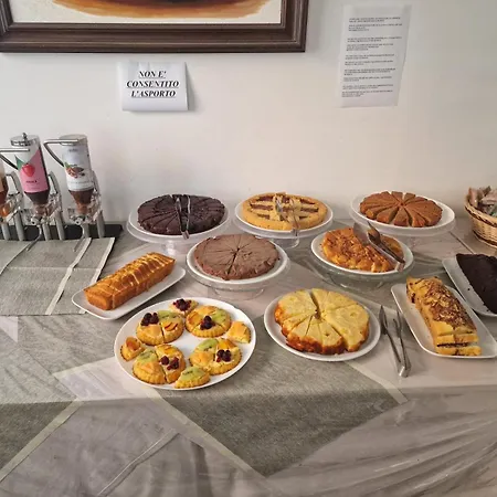 Hotel Jana - Top Breakfast-3