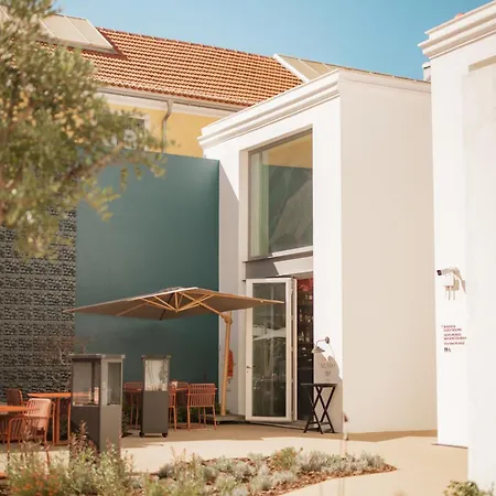 Duo Hotel Lisbon, Curio Collection By Hilton-3