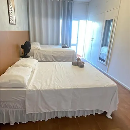 Quarto com varanda privada a 160 metros da Praia do Farol da barra lll-3