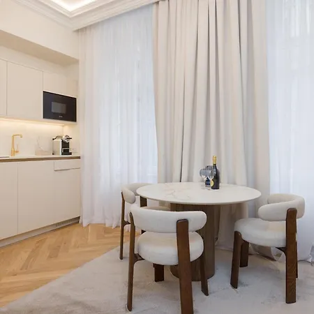 Rafael Kaiser - Signature Apartments City Centre-2