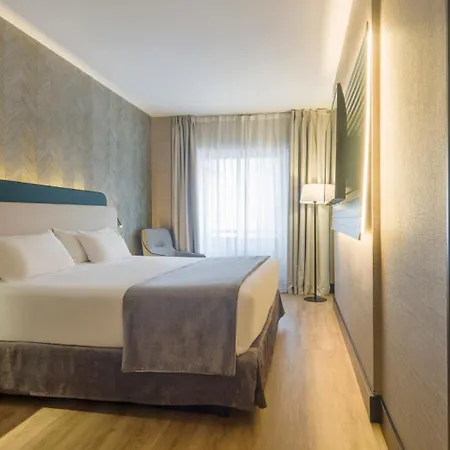 Ilunion Suites Madrid-3