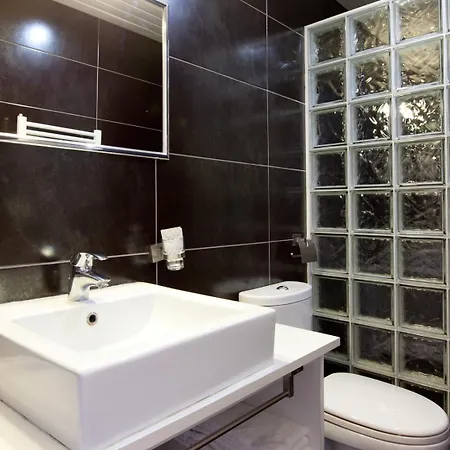 Hotel Cosmotel Marais Republique Paris-2