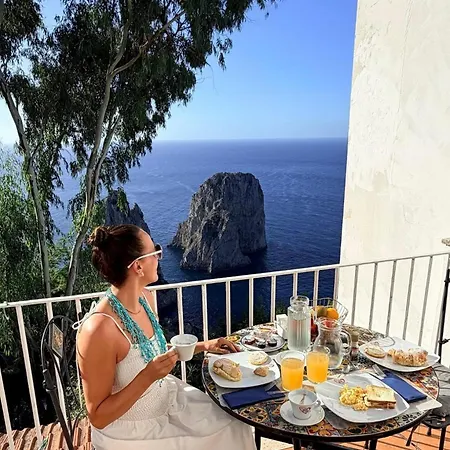 Villacore Capri-2
