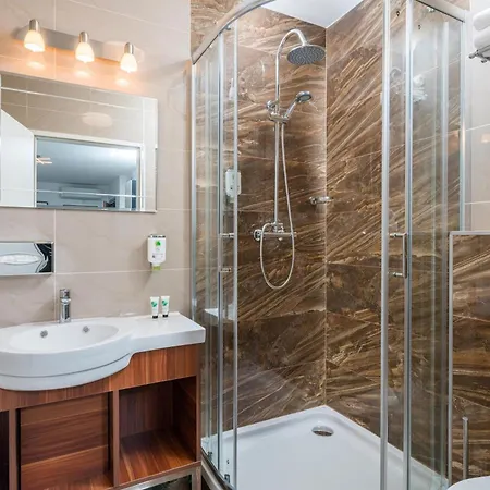 Best Western Plus Celebrity Suites-3