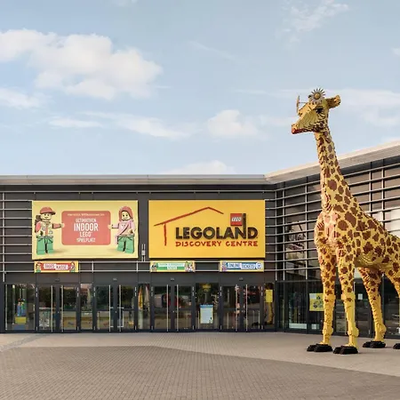 Super 8 by Wyndham Oberhausen am Centro-3