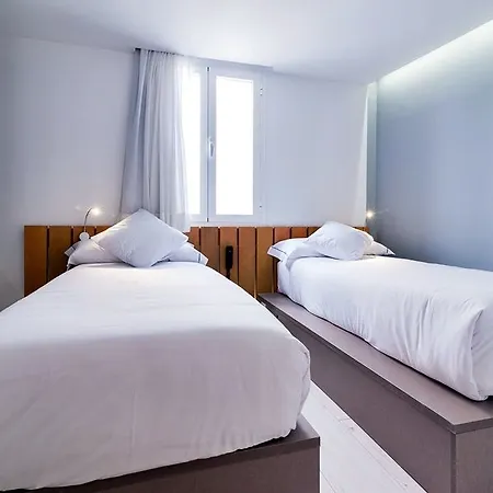 Nuria Hostal-2