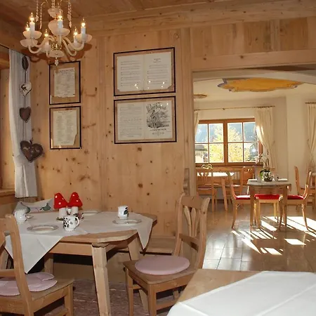 Piccolohotel Tempele Garni-3
