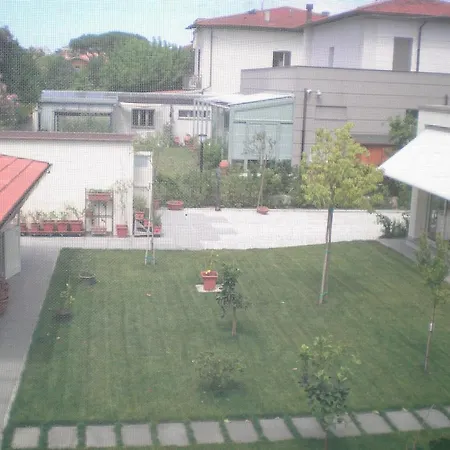 A Due Passi Dal Centro Bed&Breakfast-2