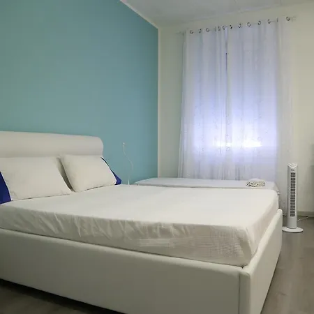 B&B Porto Vecchio ROOMS - Stazione Centrale Trieste-3