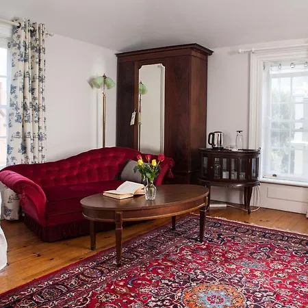 The Historical Harcourt Suites-2
