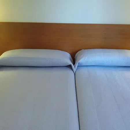 Hostal Prada Borges-3