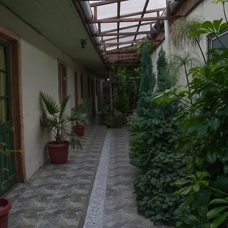 Hostel 1760-2