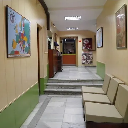 Nuria Hostal-3