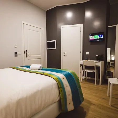 Angelina Rooms In Rome-2