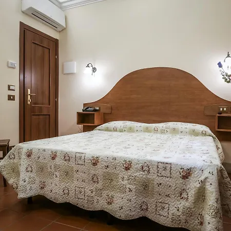 Hotel 4 Coronati-2