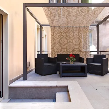 Quirinale Luxury Rooms-3