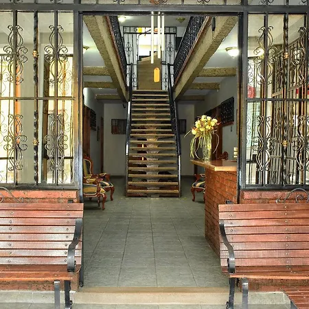 Hotel el Lago 2-3