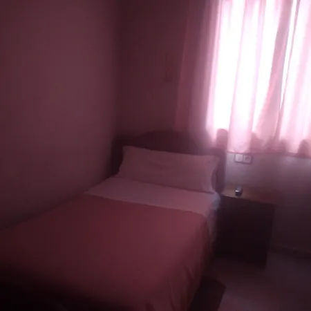 Hostal Gaudi-2