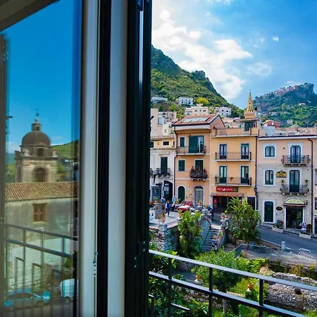 Taormina Bedda Rooms-3