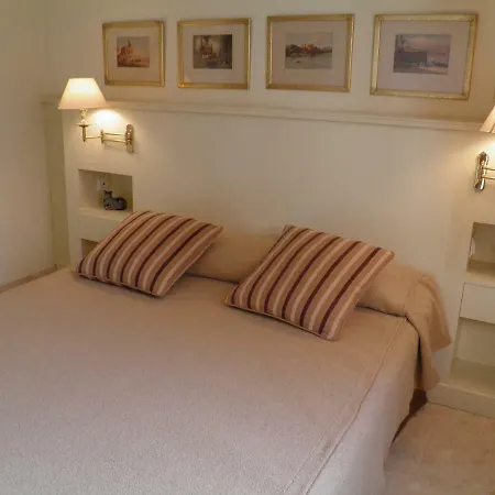 Apartaments St. Jordi Comtal-3