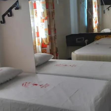 Hotel Verlaine Adult Only-3