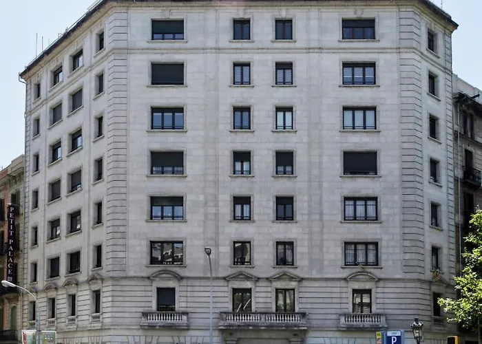 Fisa Rentals Gran Via Apartments Barcellona