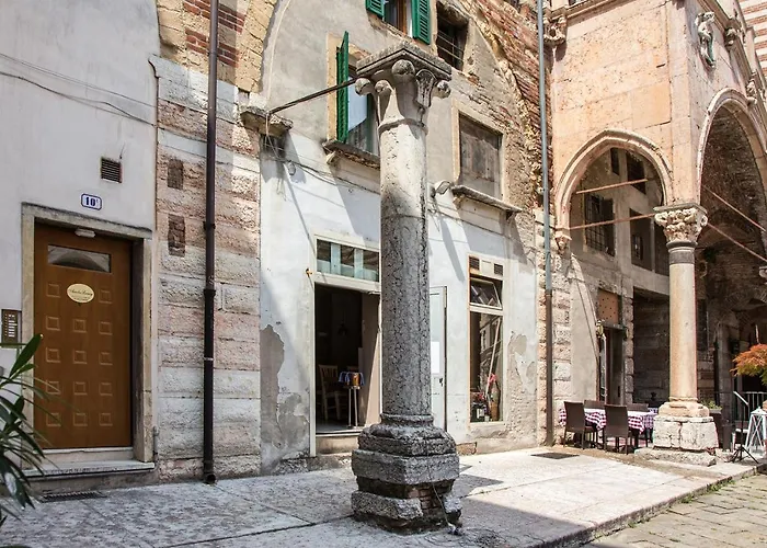 Hotel Aurelia Luxury - Piazza Delle Erbe Verona