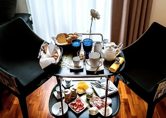 Hotel Artistic Charming House Caserta