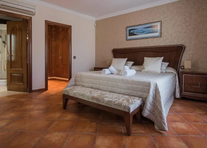 Caserío de Aljibillos 5 hab 8 camas 4 baños Toledo