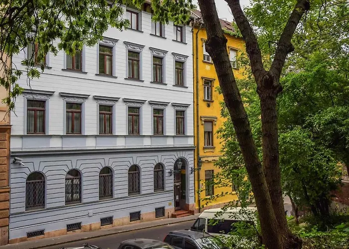 Váralja Home Budapest