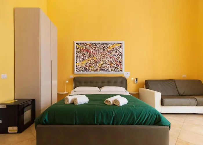 Suites Trinità in Toledo street Napoli