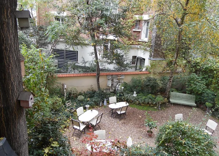 Hotel De L'Avre París