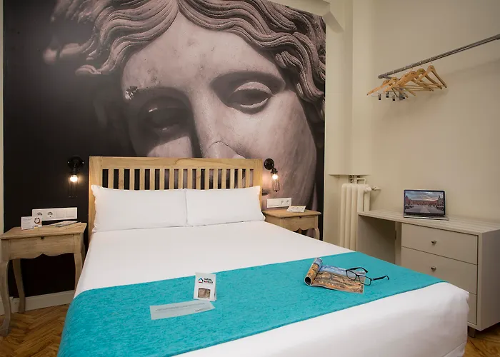 Casual Del Teatro Madrid Hotel