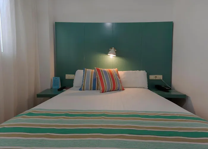 Yomo Hostal Bcn Port Barcellona