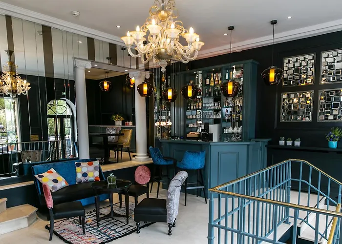 Hotel De Neuville Arc De Triomphe Parigi