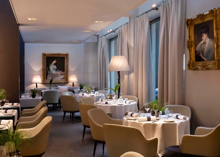 Hôtel De Sers Champs Elysées París