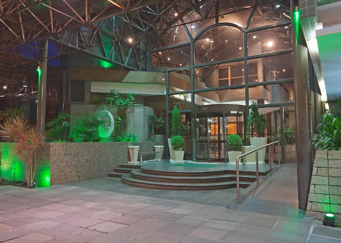 Master Porto Alegre Hotel - Av Carlos Gomes, Próximo ao Consulado Americano