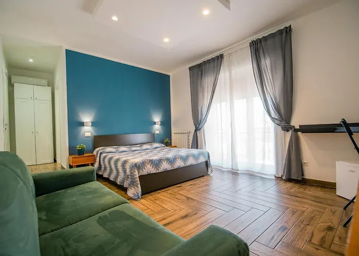 Bed and Breakfast Hub Ferroviario - 12 Posti Letto Per Il Tuo Gruppo A Napoli Con Wifi E Netflix